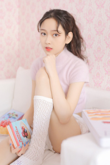 双乳丰满的女学生电影
